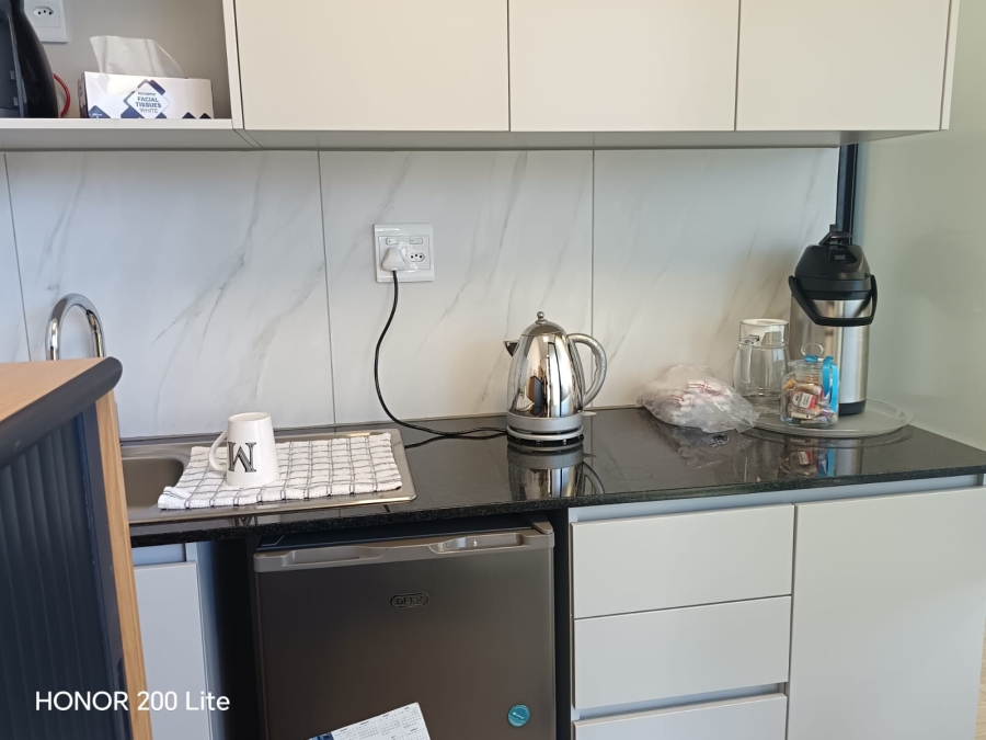 To Let Commercial Property for Rent in Pinelands Western Cape